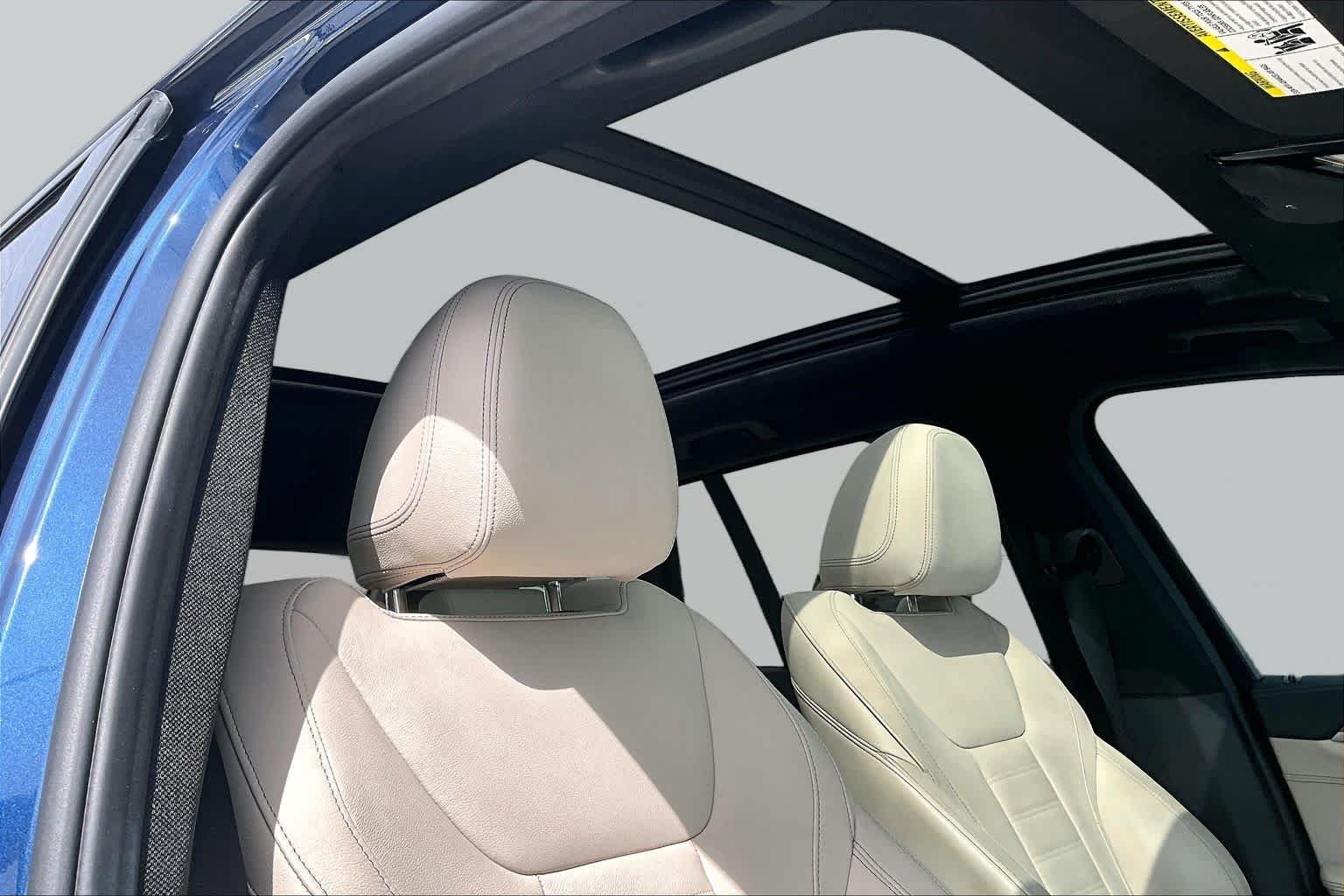 Used 2021 Phytonic Blue Metallic BMW sDrive30i image 14