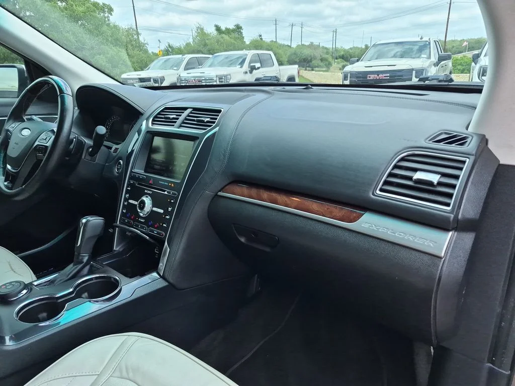 Used 2016 Brown Ford Platinum image 39