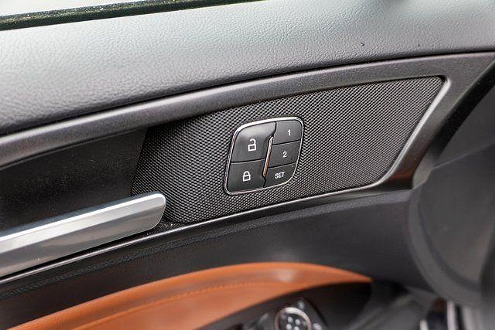 Used 2020 Agate Black Metallic Ford Plug-In Hybrid Titanium image 18