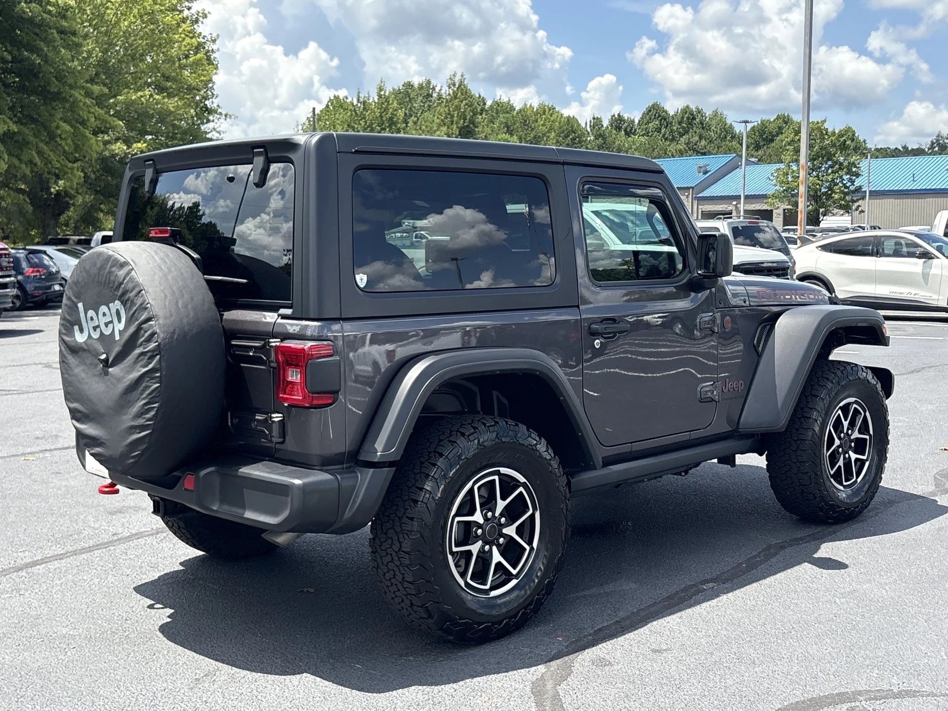 Certified Used 2024 Granite Crystal Clearcoat Metallic Jeep Rubicon image 22