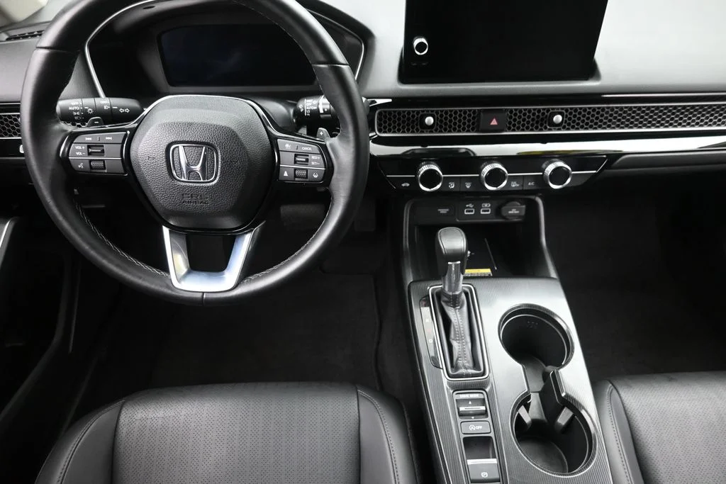 Used 2024 Red Honda Touring image 14