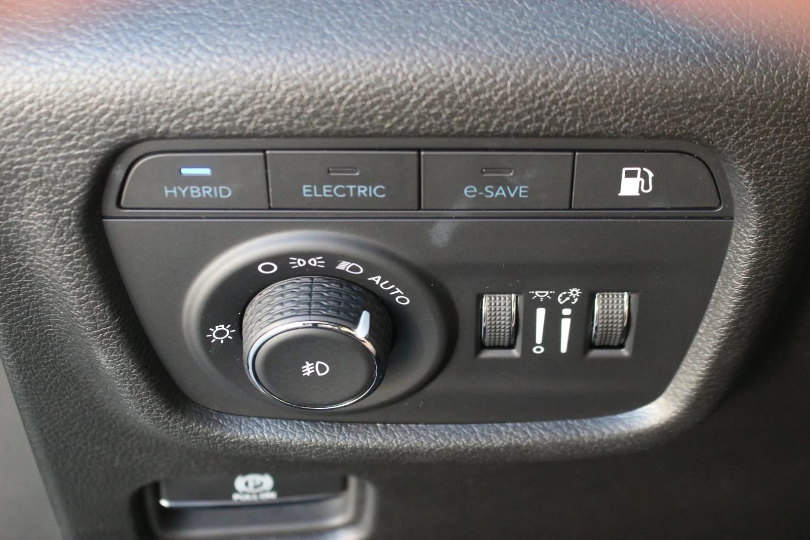 Used 2024 Grey Jeep 4x4 image 33