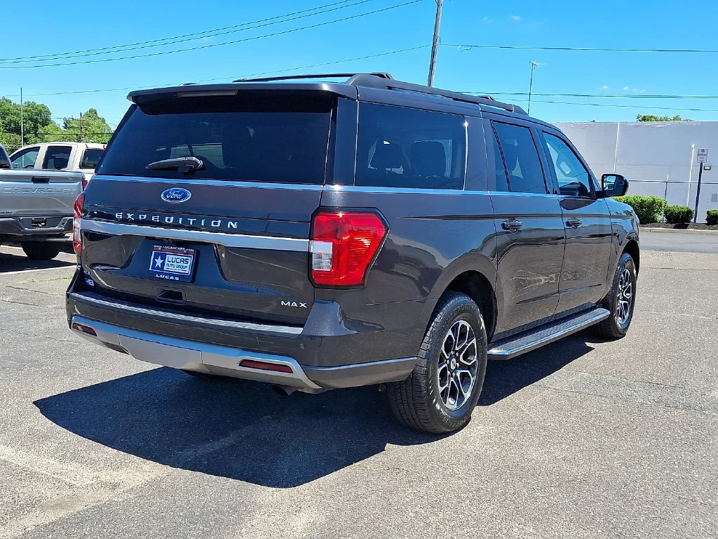 Used 2022 Gray Ford XLT MAX image 11