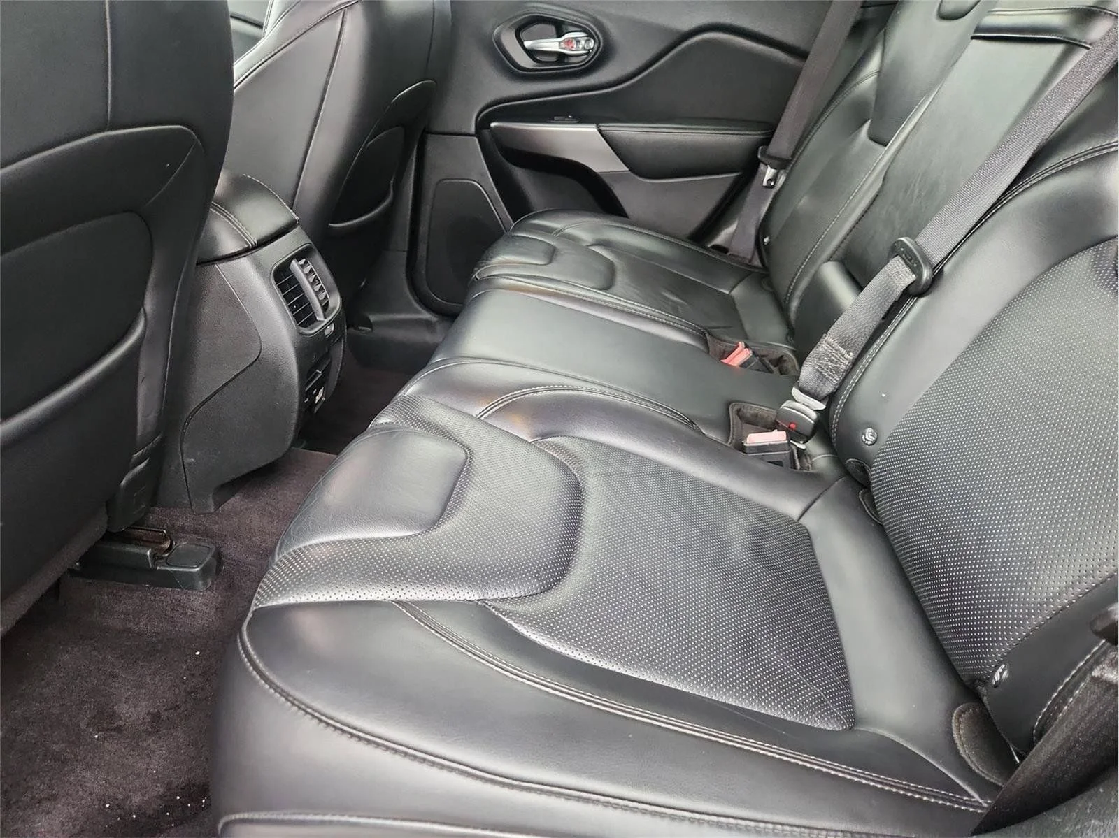 Used 2019 Red Jeep Limited image 23