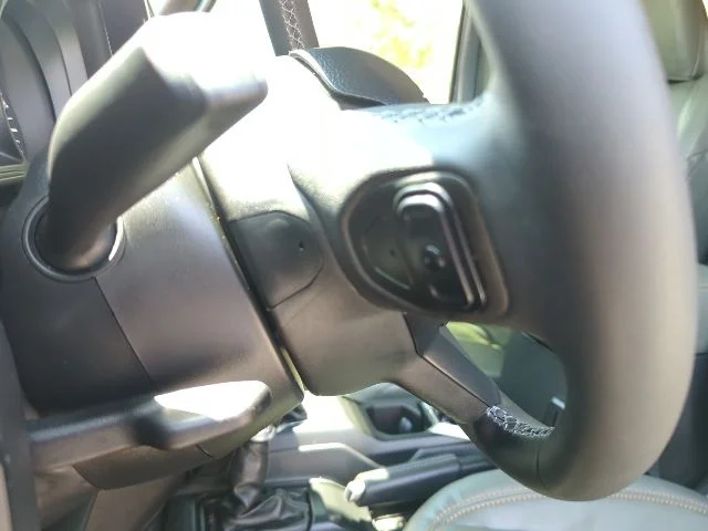 Certified Used 2025 Gray Jeep Mojave image 15