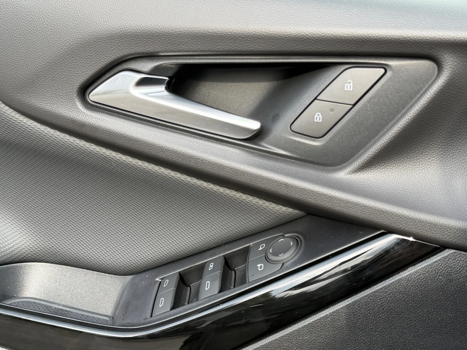 New 2027 Mosaic Black Metallic Chevrolet LT image 11