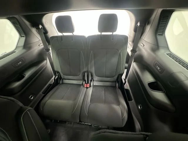 New 2026 Silver Zynith Exterior Paint Jeep Laredo X image 26