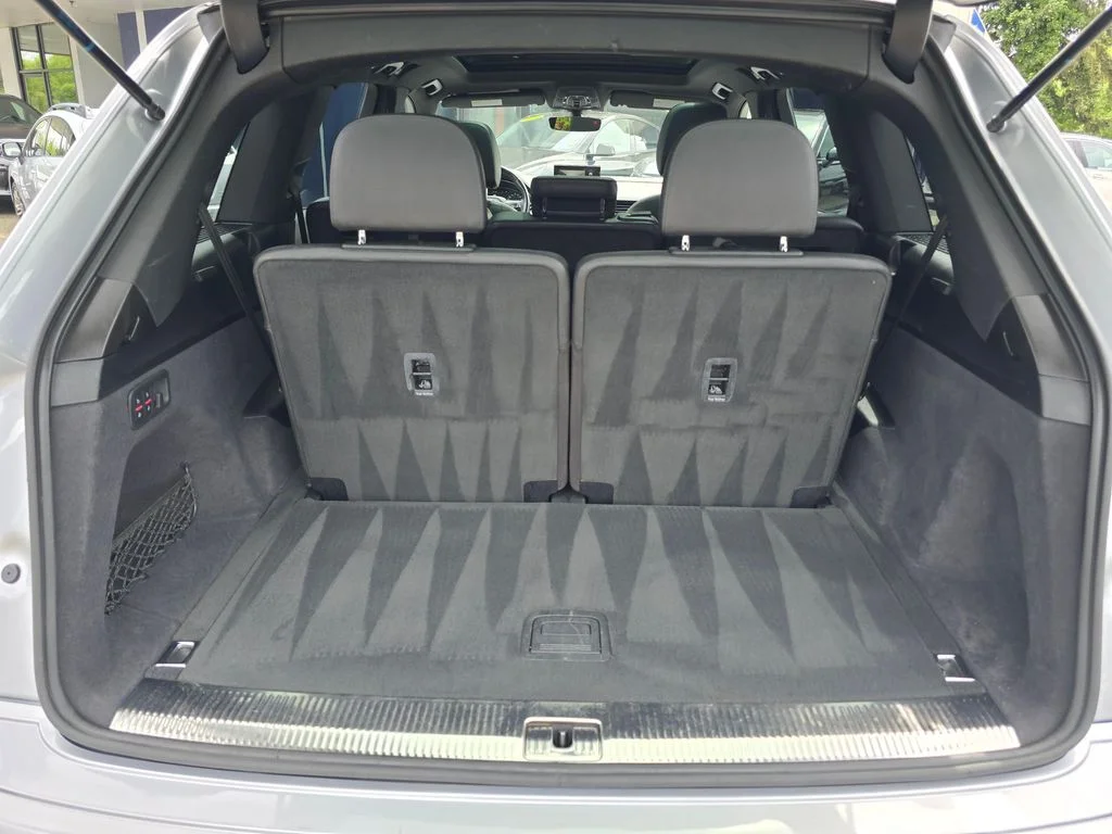 Used 2019 Silver Audi 55 Premium image 12