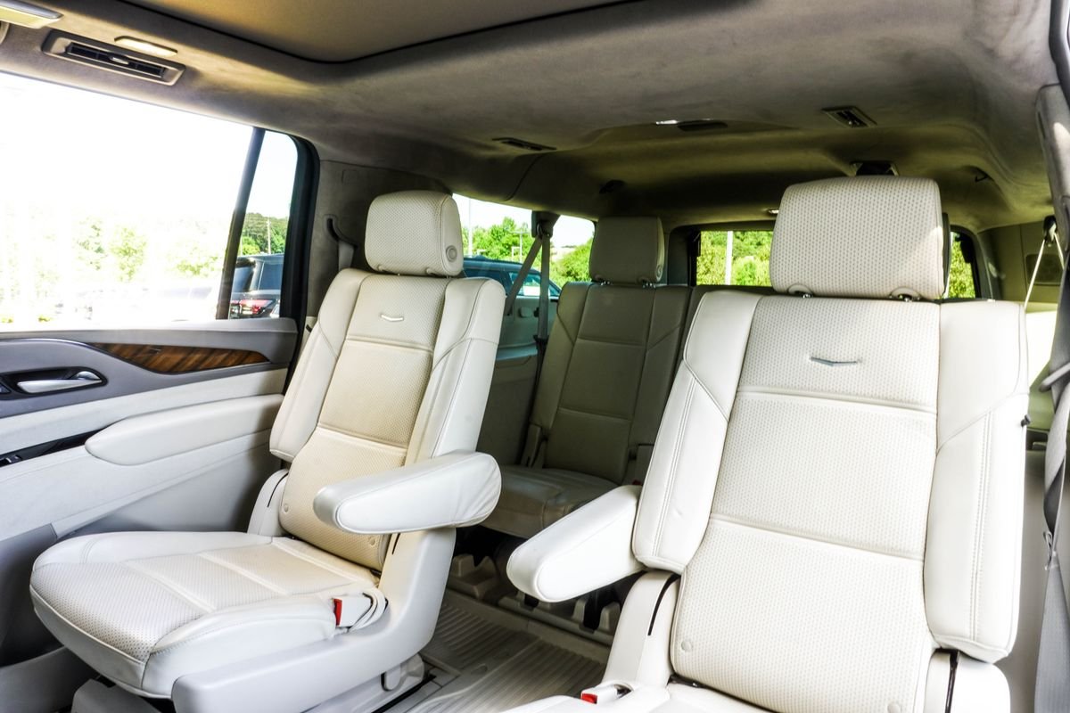 Used 2024 White Cadillac Sport Platinum image 37