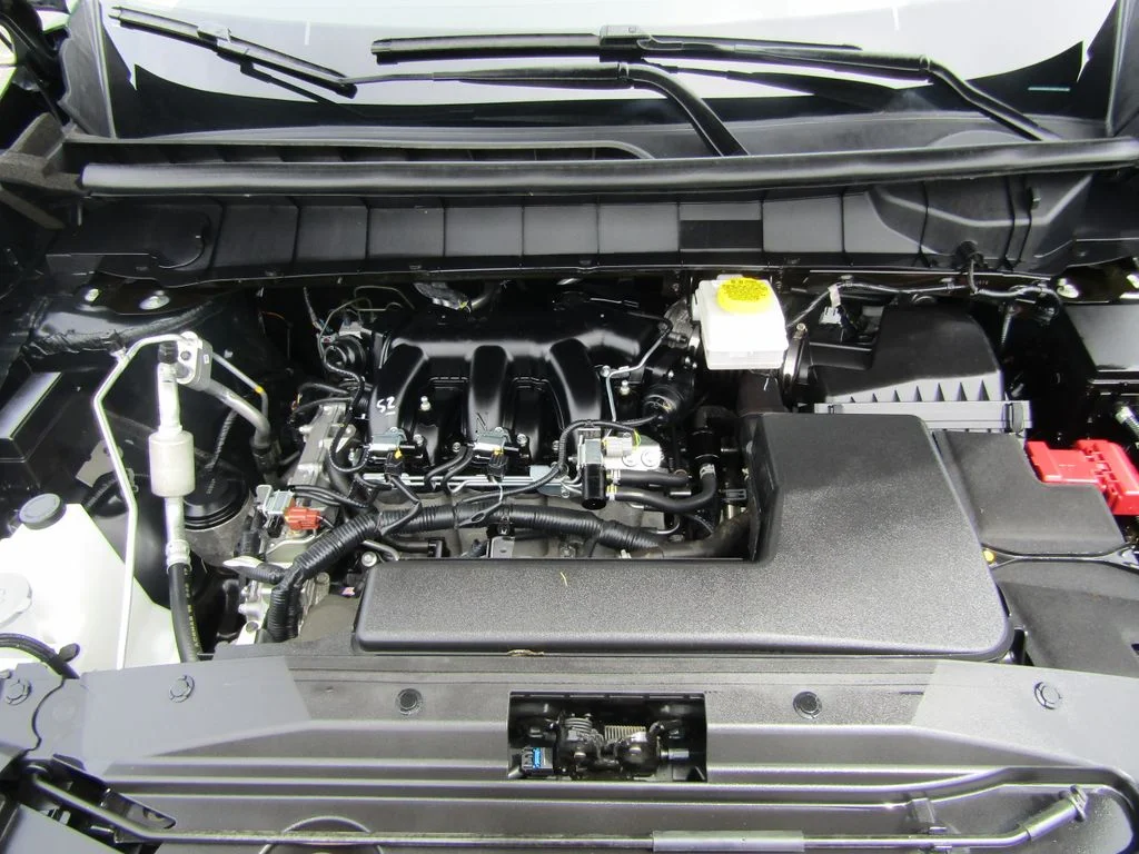 Used 2025 Obsidian Green Pearl Nissan Platinum image 44
