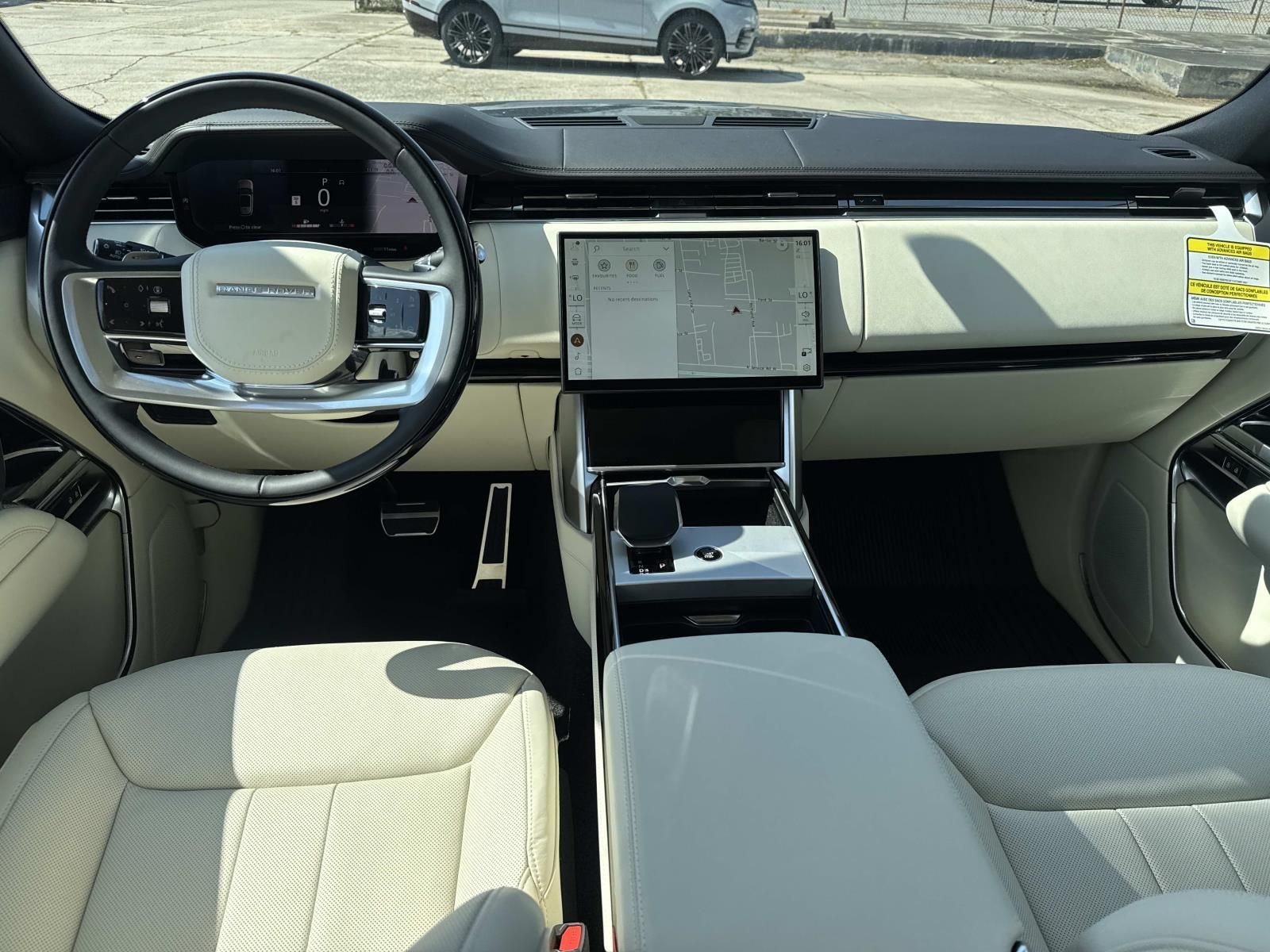 New 2026 Santorini Black Land Rover SE image 9