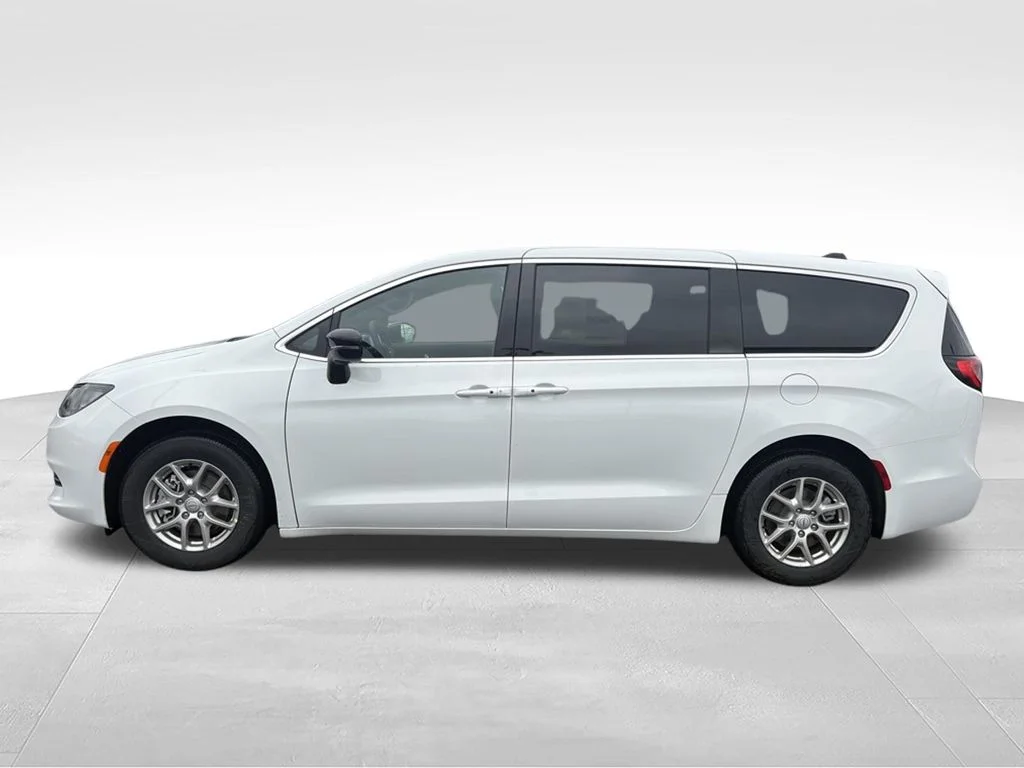 New 2026 Bright White Clear-Coat Exterior Paint Chrysler LX image 6