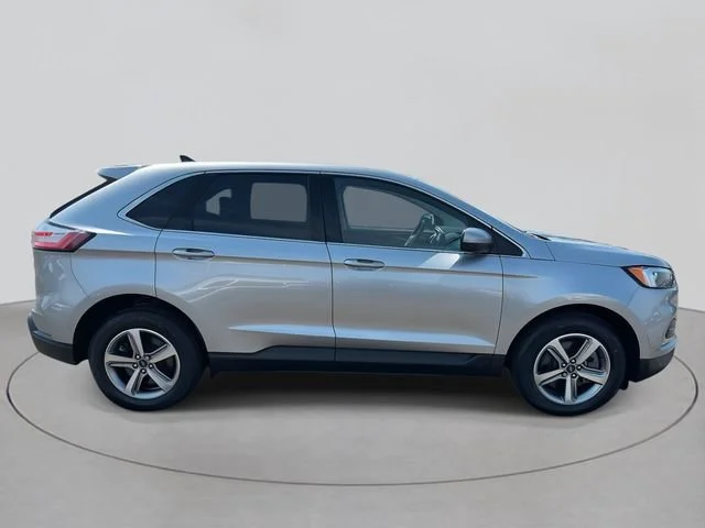 Used 2022 Silver Ford SEL image 70