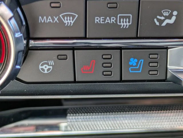 New 2026 Iconic Silver Metallic Ford Lariat® image 22