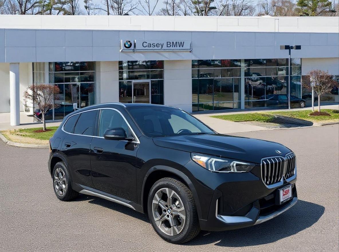 New 2026 Black Sapphire Metallic BMW xDrive28i image 1
