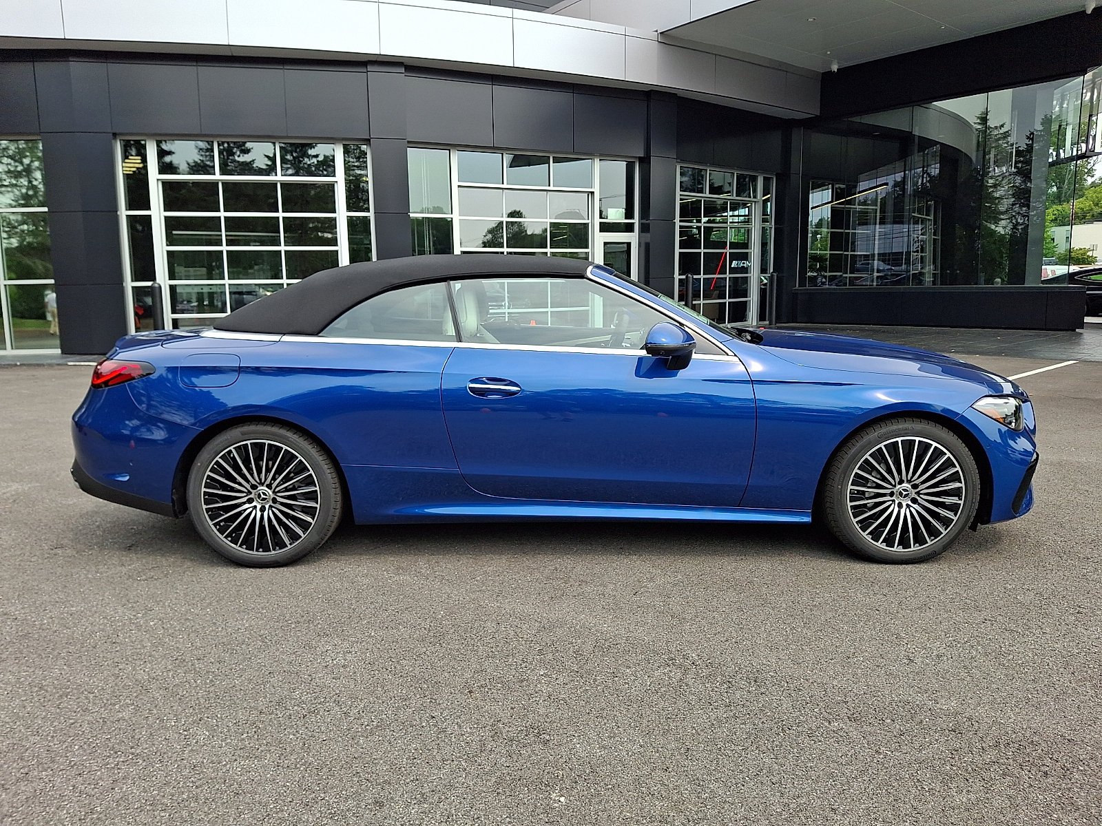 New 2027 Starling Blue Metallic Mercedes-Benz CLE 300 image 29