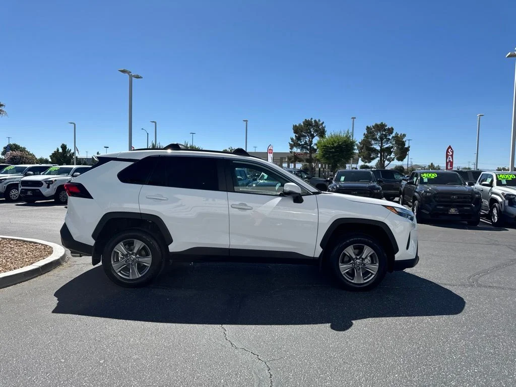 Used 2025 White Toyota XLE image 5