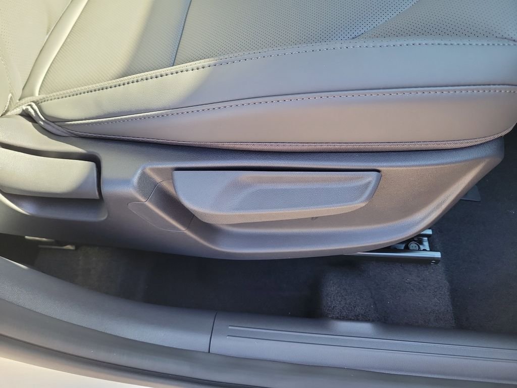 New 2027 Silver Kia EX image 9