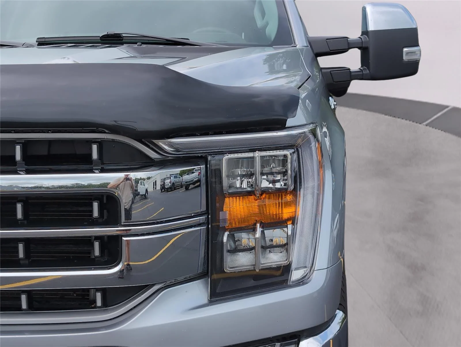 Used 2023 Iconic Silver Ford LARIAT image 37