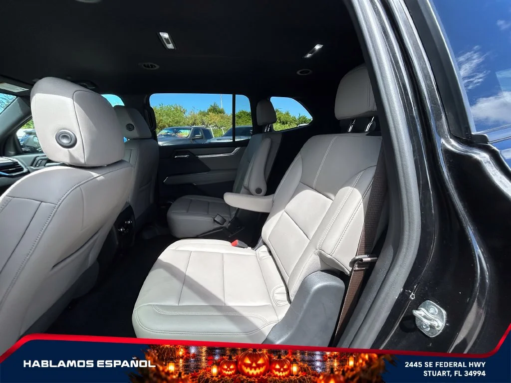 Used 2026 Ebony Twilight Metallic GMC Elevation image 12