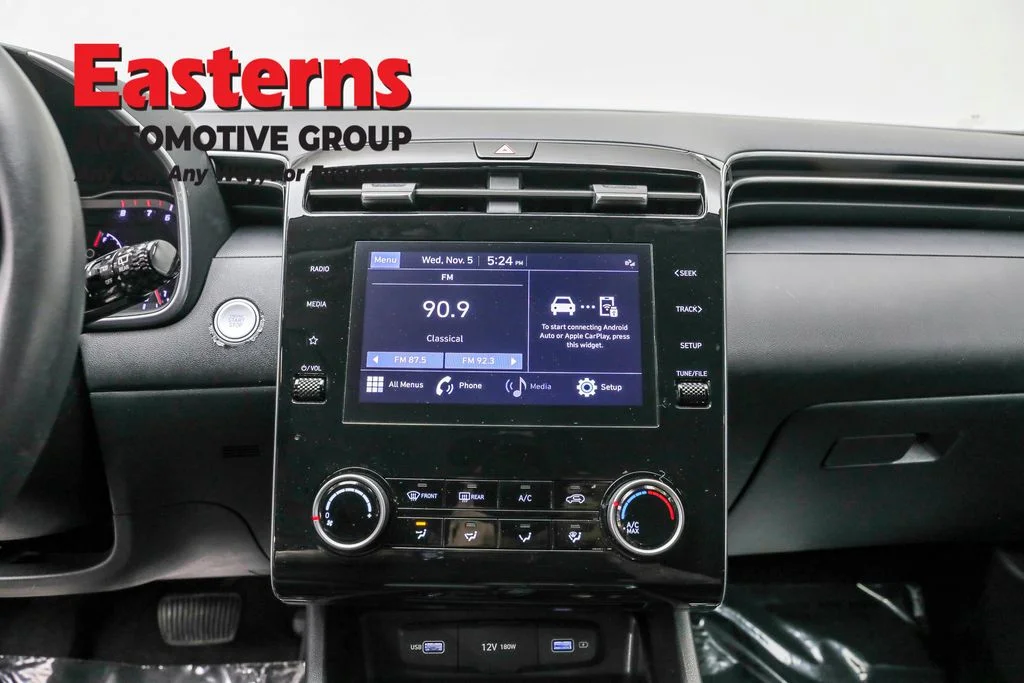 Used 2022 Black Hyundai SEL image 12