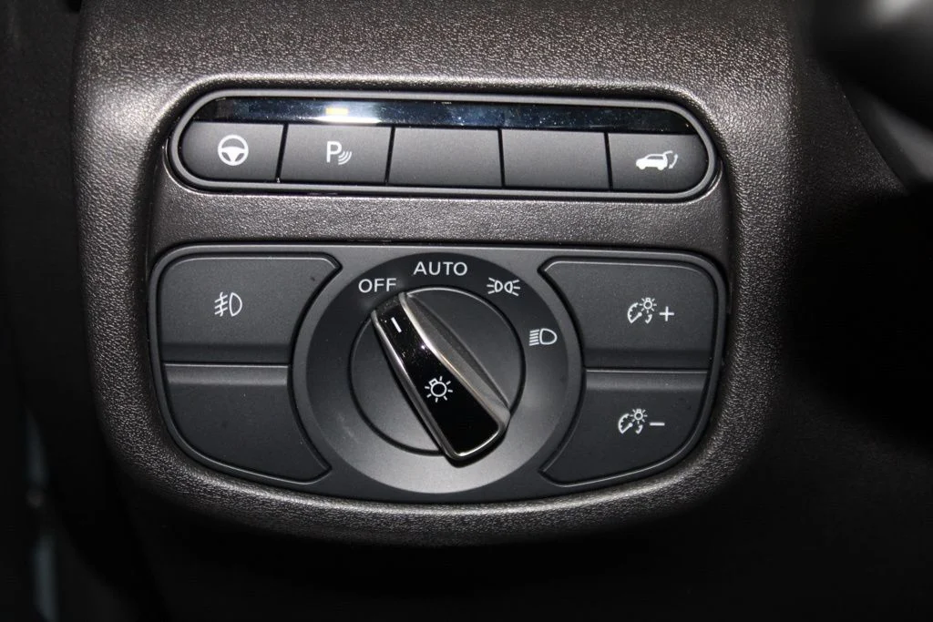 Certified Used 2025 Slate Gray INFINITI LUXE image 16