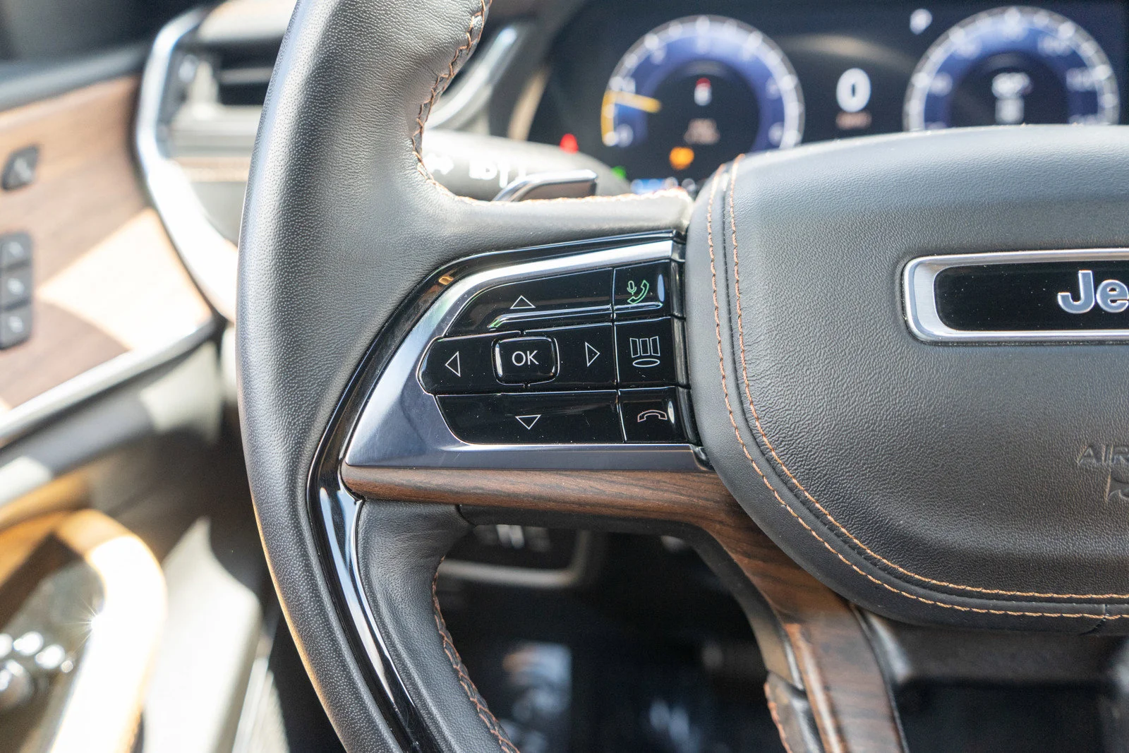 Used 2023 Bright White Clearcoat Jeep Summit image 27