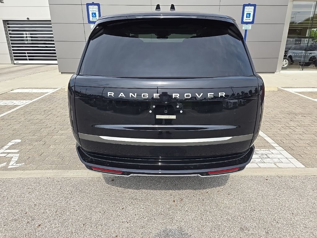 Used 2025 Santorini Black Metallic Land Rover SE image 6