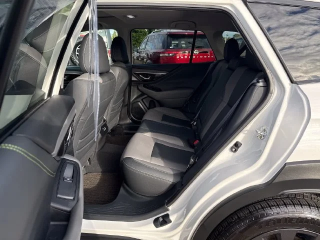 Used 2025 Crystal White Pearl Subaru Onyx Edition image 13