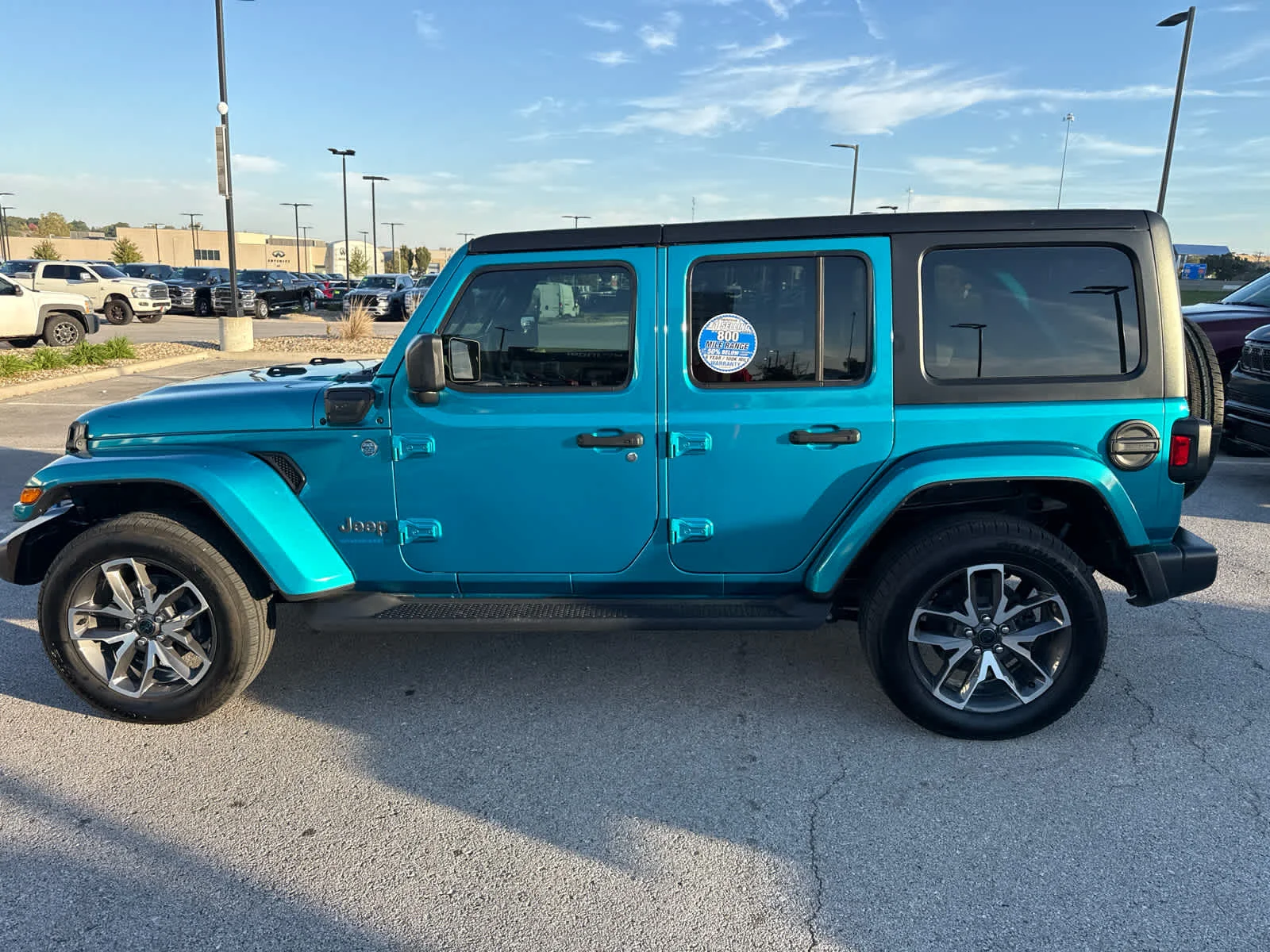 Used 2024 Bikini Pearl Coat Jeep Sport S image 8