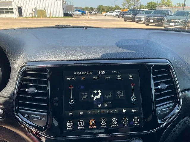 Used 2019 White Jeep Altitude image 13
