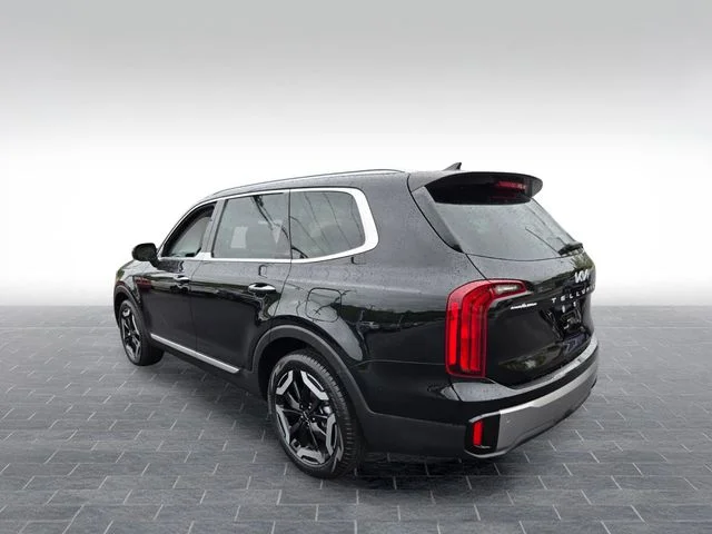 Used 2025 Black Kia S image 7