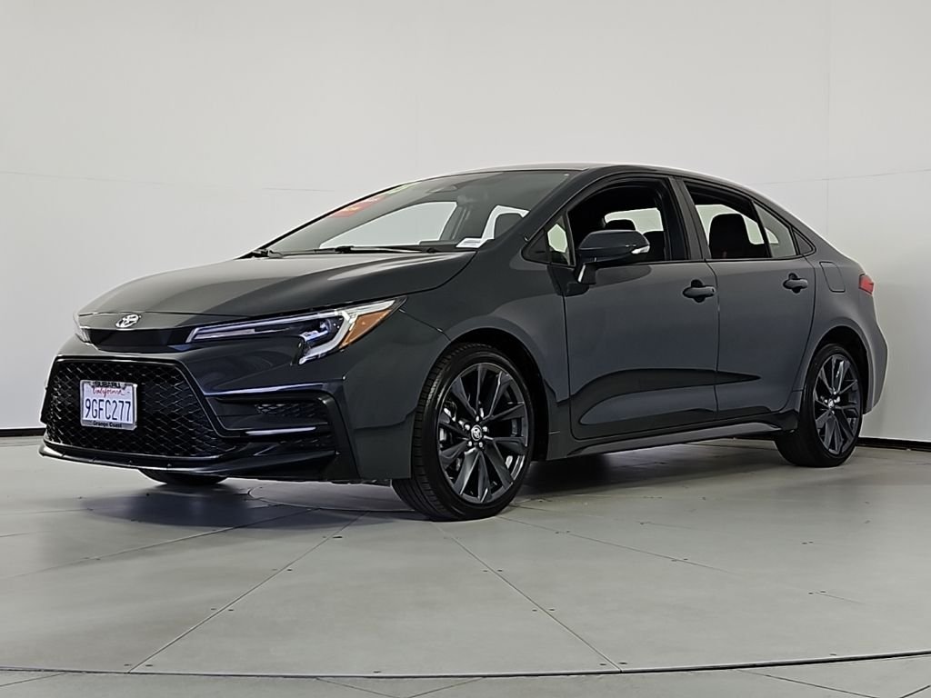Used 2023  Toyota SE image 2