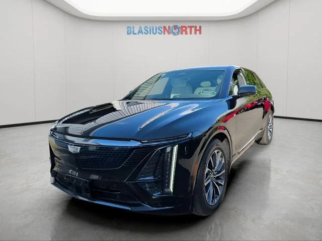 2024 Cadillac LYRIQ Sport 2
