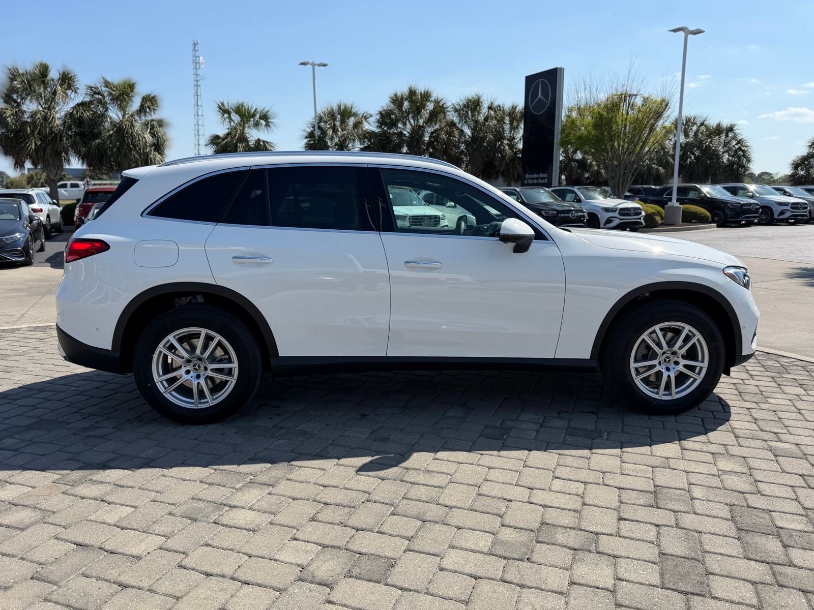 New 2026 Polar White Mercedes-Benz GLC 300 image 7