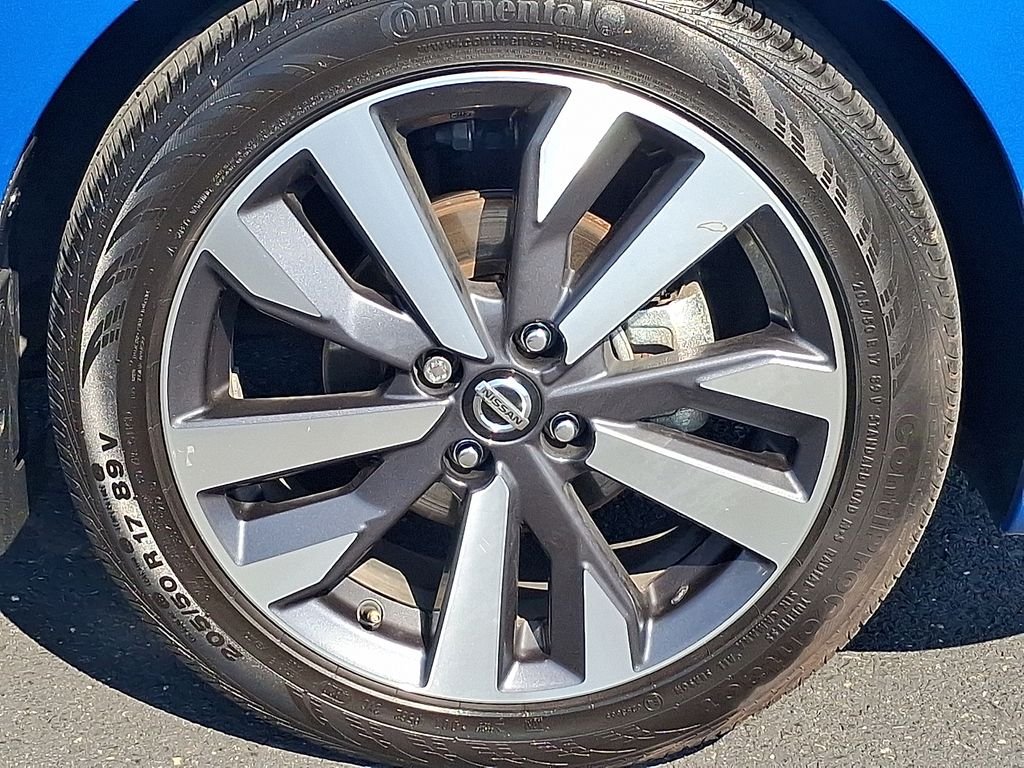 Used 2021 Blue Nissan 1.6 SR image 8