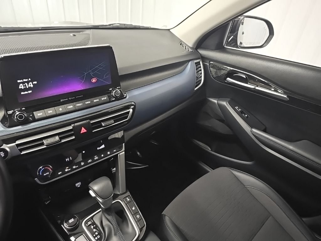 Used 2023 Cherry Black Kia S image 26