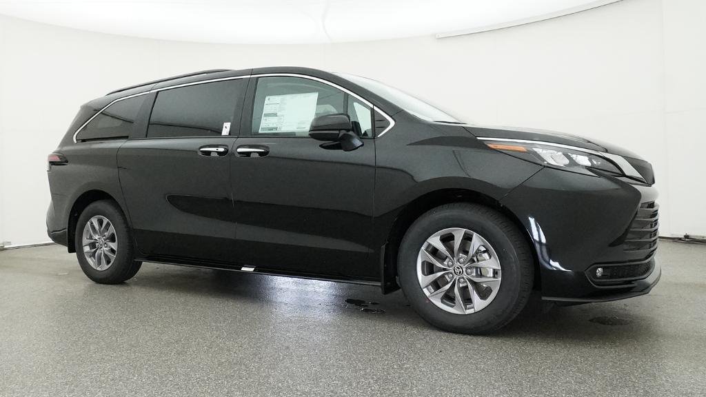New 2026 Midnight Black Metallic Toyota XLE image 2