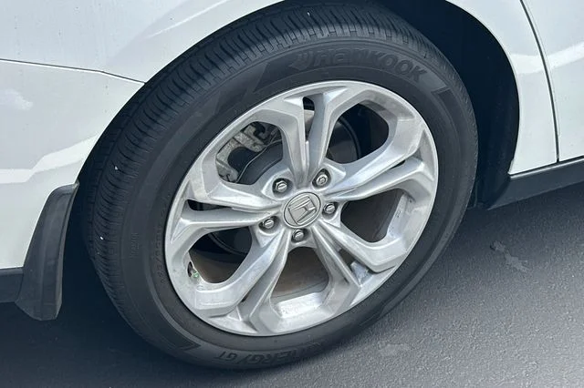 Used 2024 Platinum White Pearl Honda LX image 4