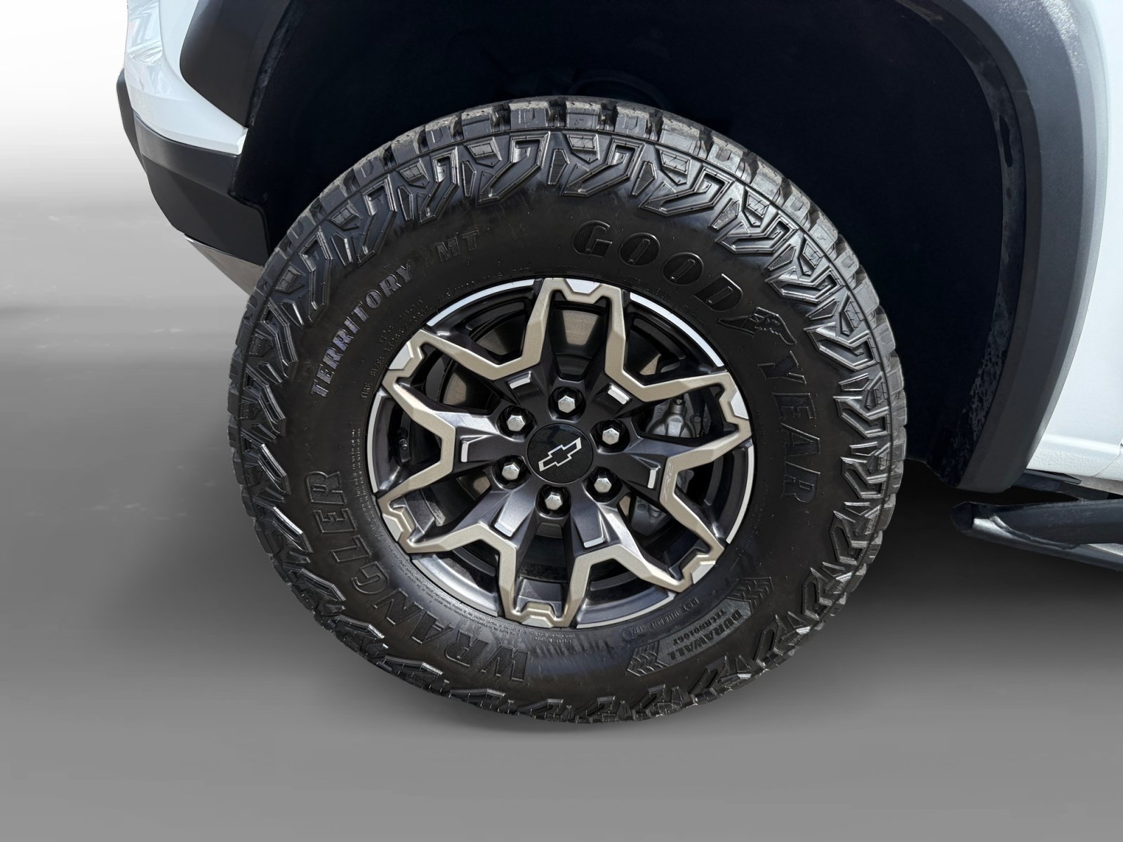 Used 2024 Summit White Chevrolet ZR2 image 9