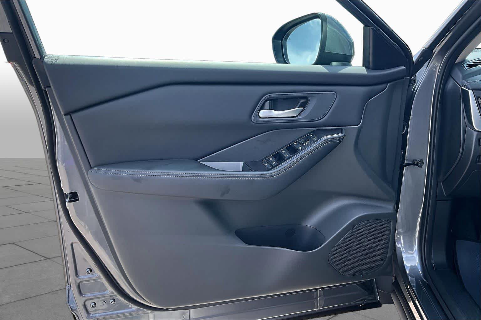 New 2027 Gun Metallic Nissan SV image 10