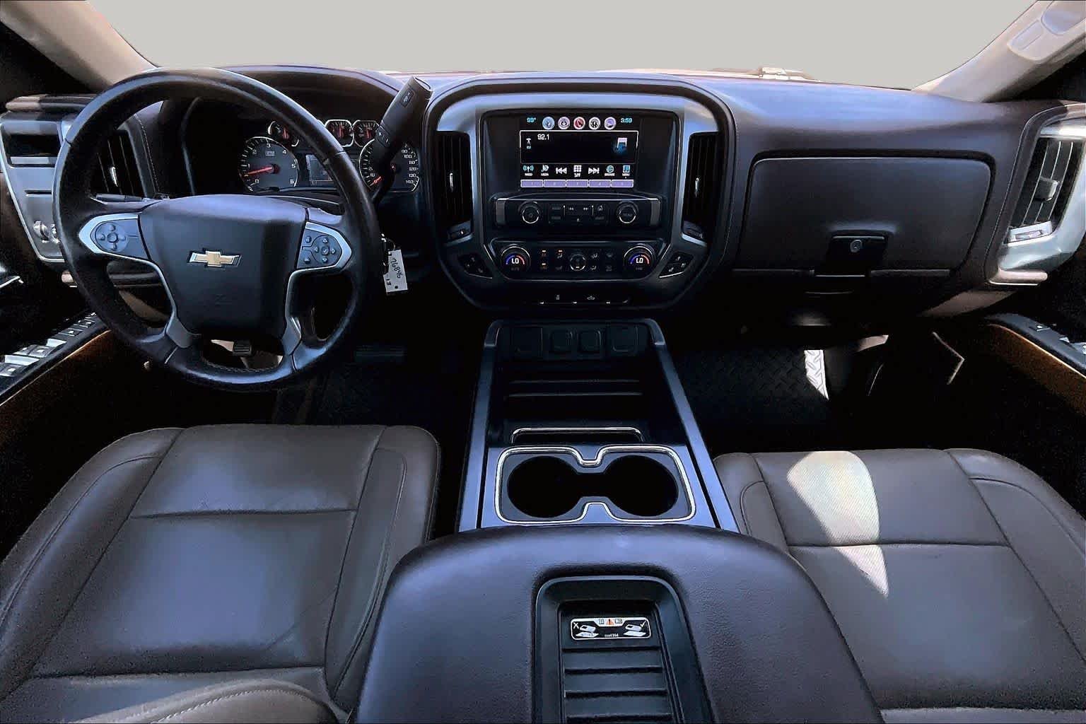 Used 2018 Iridescent Pearl Tricoat Chevrolet LTZ image 16
