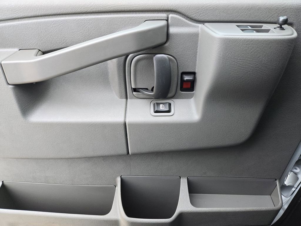 2025 Chevrolet Express Cargo Work Van - Photo 16