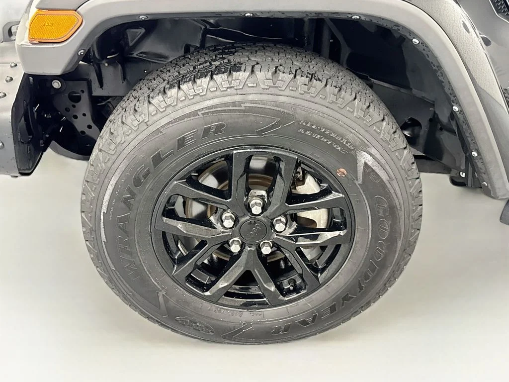 Used 2023 Black Jeep Sport image 30