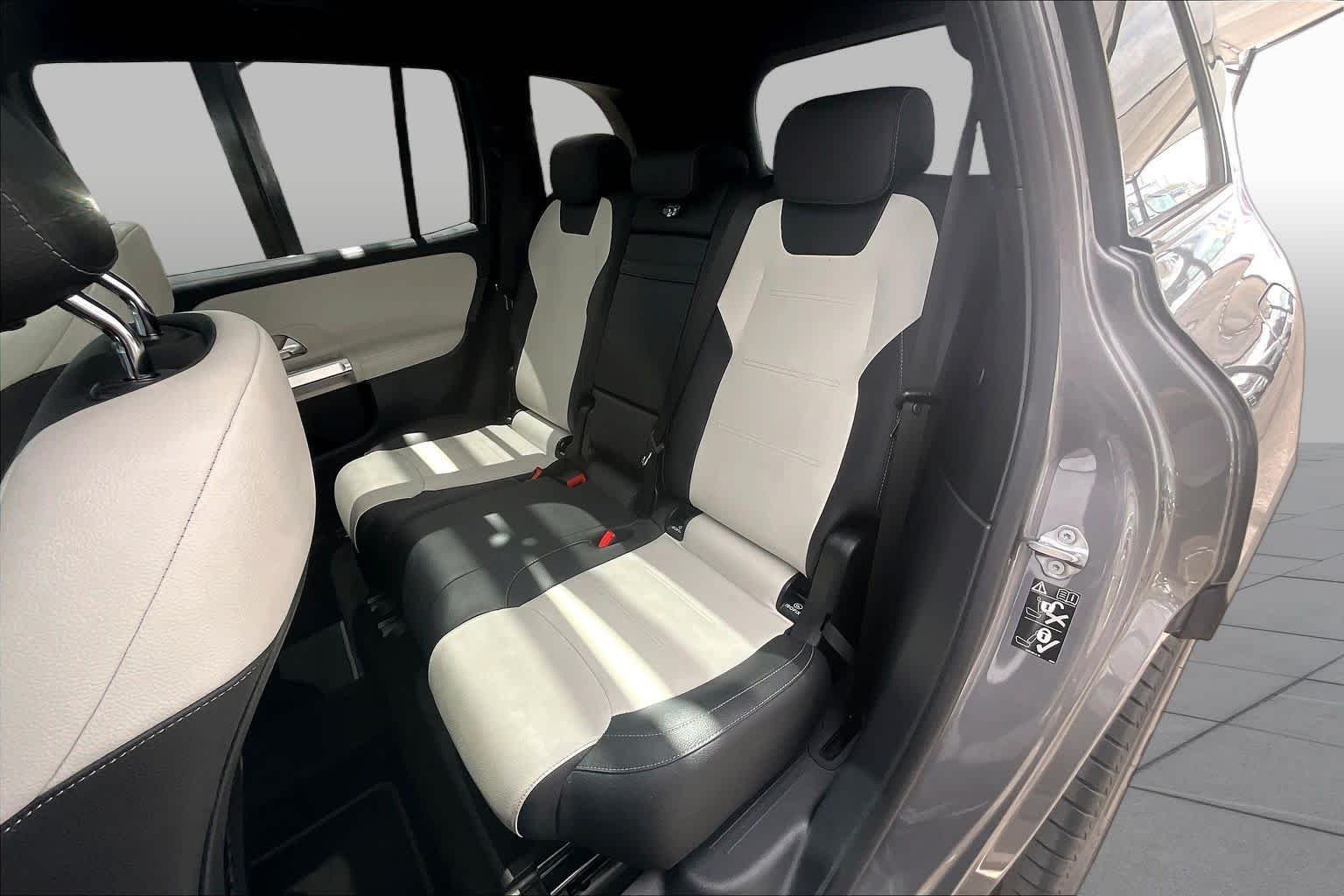 New 2023 Mountain Grey Metallic Mercedes-Benz GLB 250 image 21