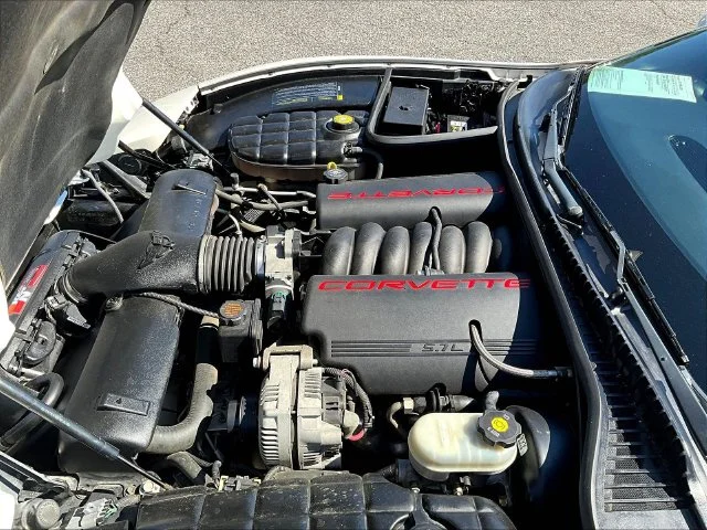 Used 2002 White Chevrolet Base image 23