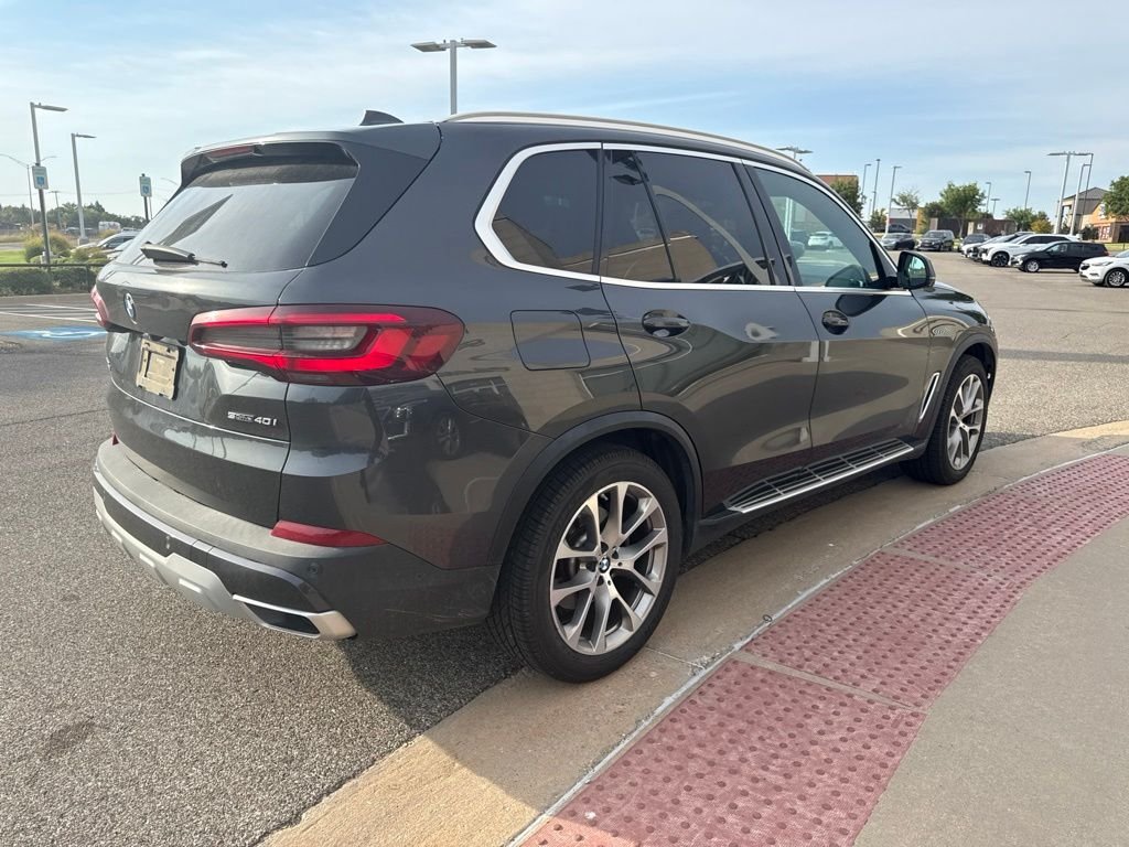 Used 2022 Gray BMW sDrive40i image 4