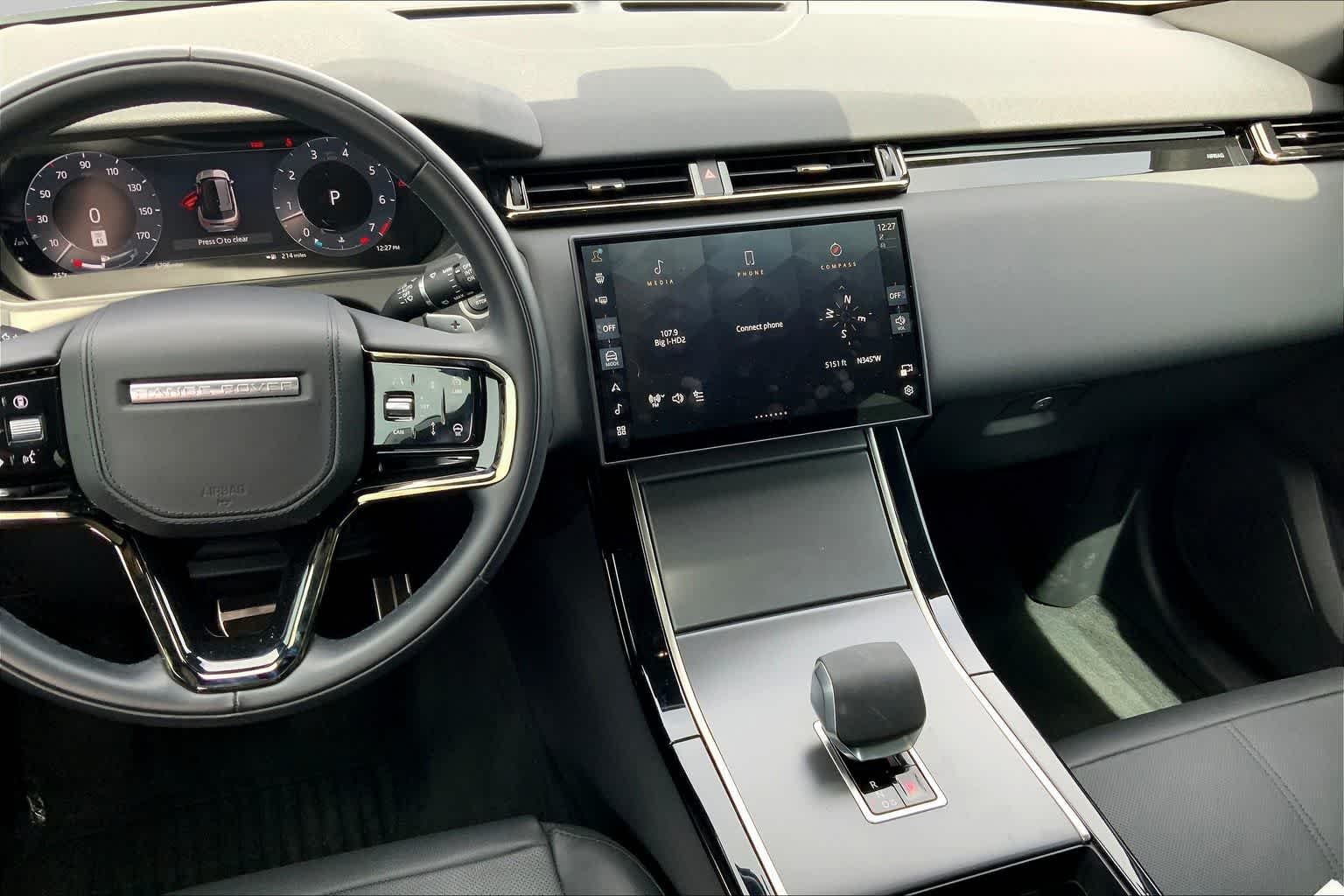 Pre-Owned 2025 Land Rover Range Rover Velar Dynamic SE