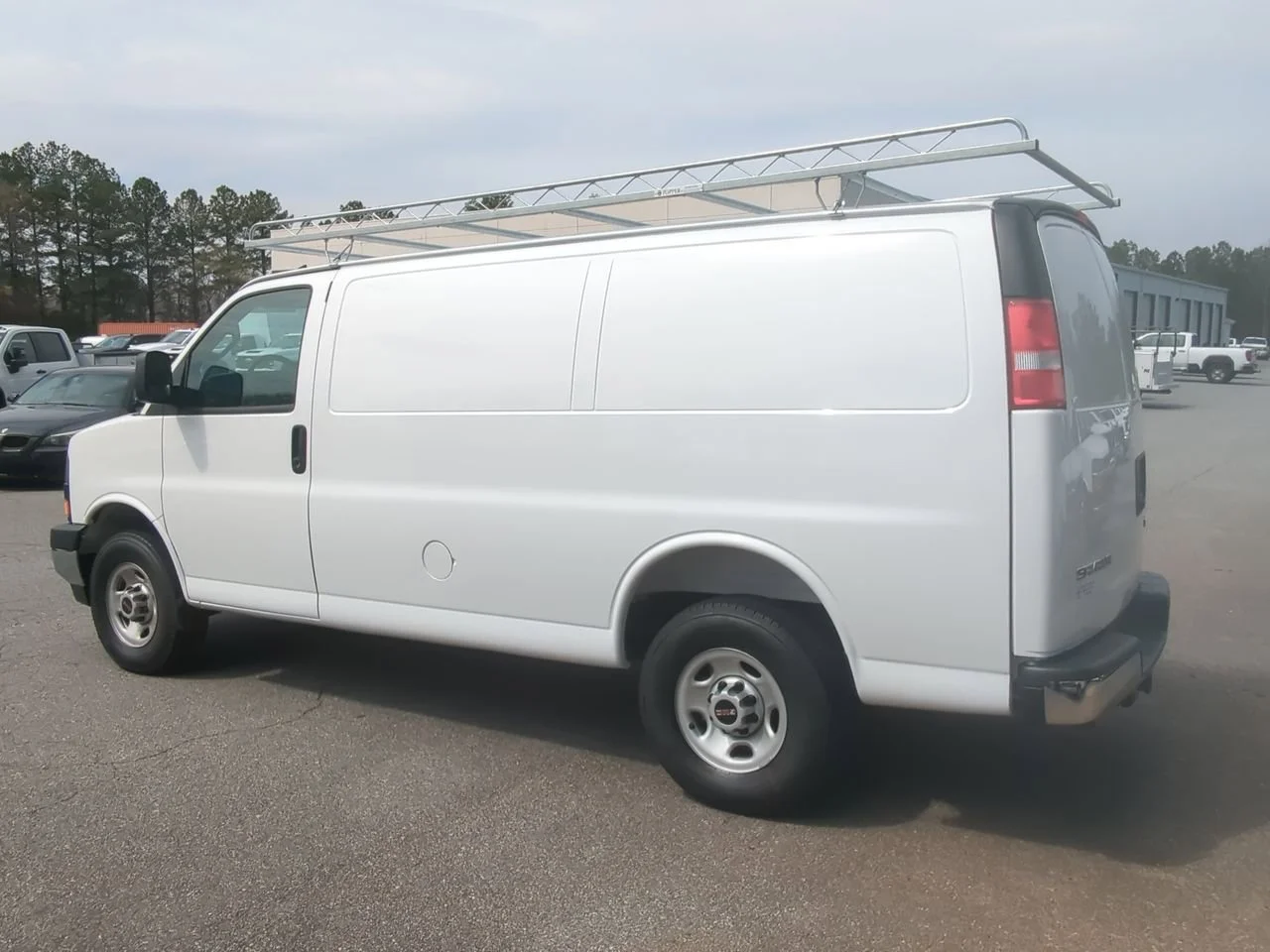New 2025 Summit White GMC Work Van image 6