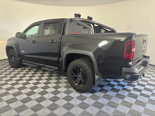 Used 2018 BLACK Chevrolet 4WD Z71 image 29